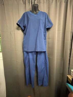Clinic Shield Blue V-Neck Scrub Top and Cargo Pant Set Size Large